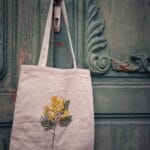 Ceger sa vezenom mimozom