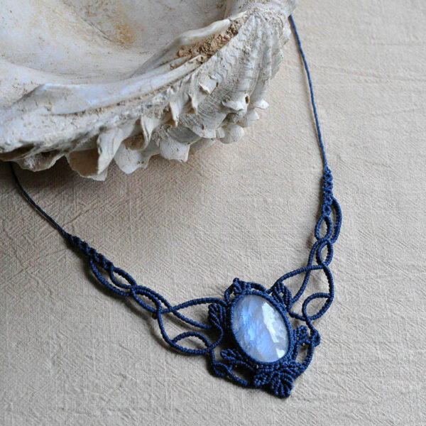 Unikatna pletena ženska ogrlica sa Mesečevim kamenom