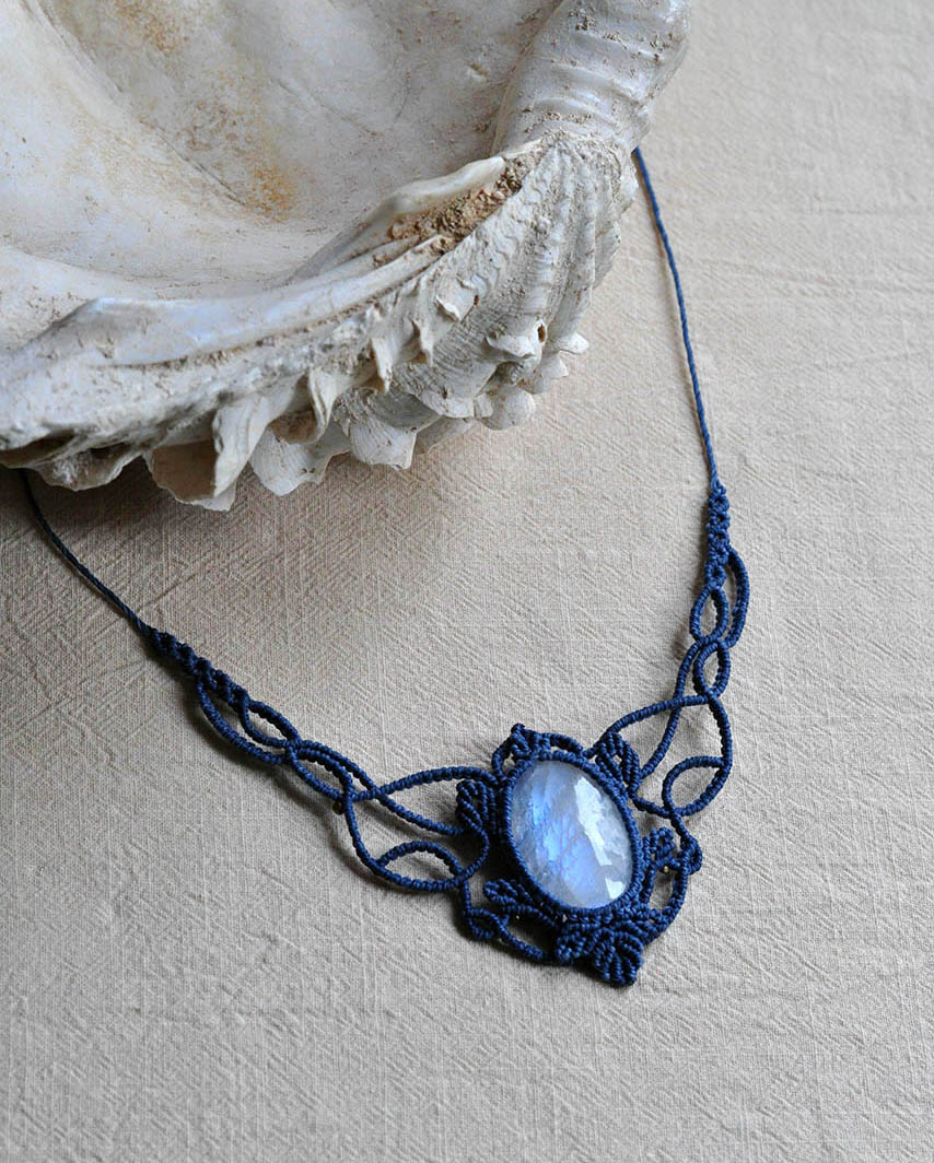 Unikatna pletena ženska ogrlica sa Mesečevim kamenom