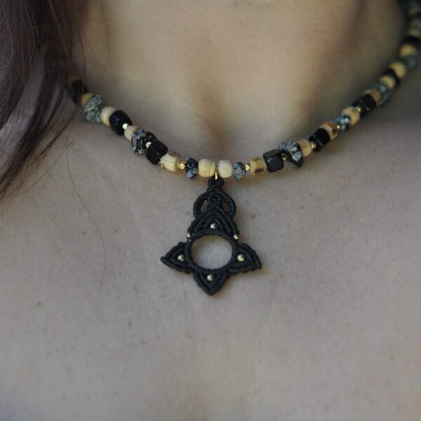 Unikatna ogrlica sa Opsidijanom