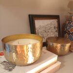 Sveća u metalnoj činiji