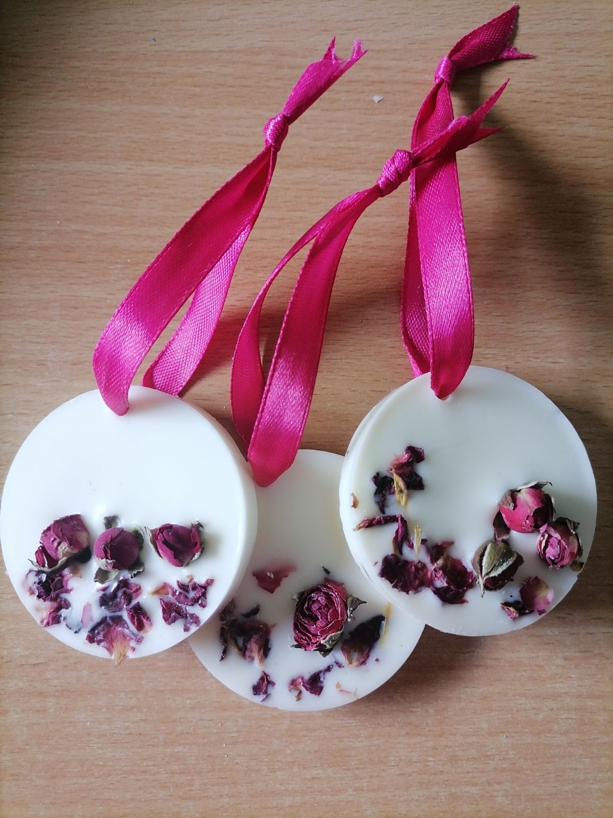 Aromatični medaljoni od sojinog voska sa eteričnim uljima